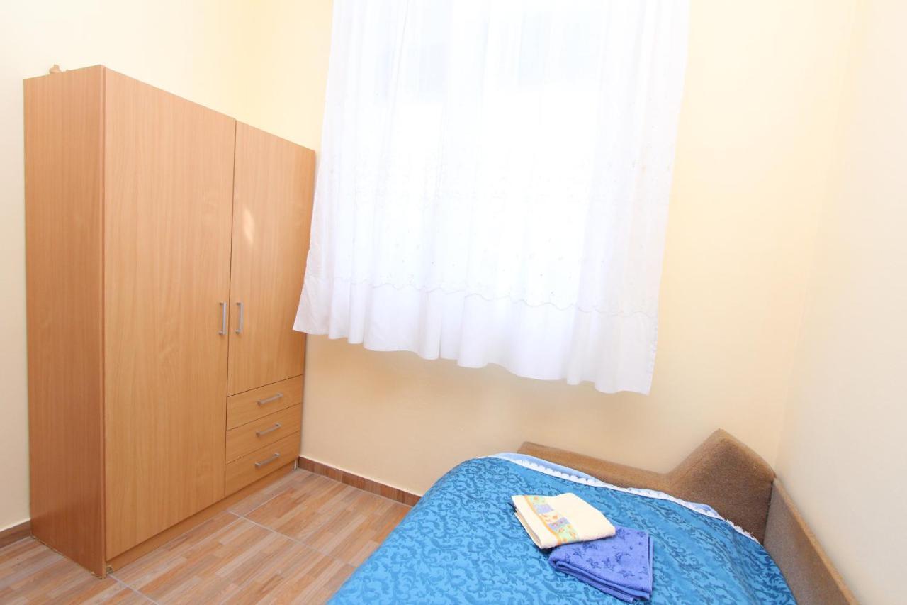 Apartment Oto Pula Exterior photo