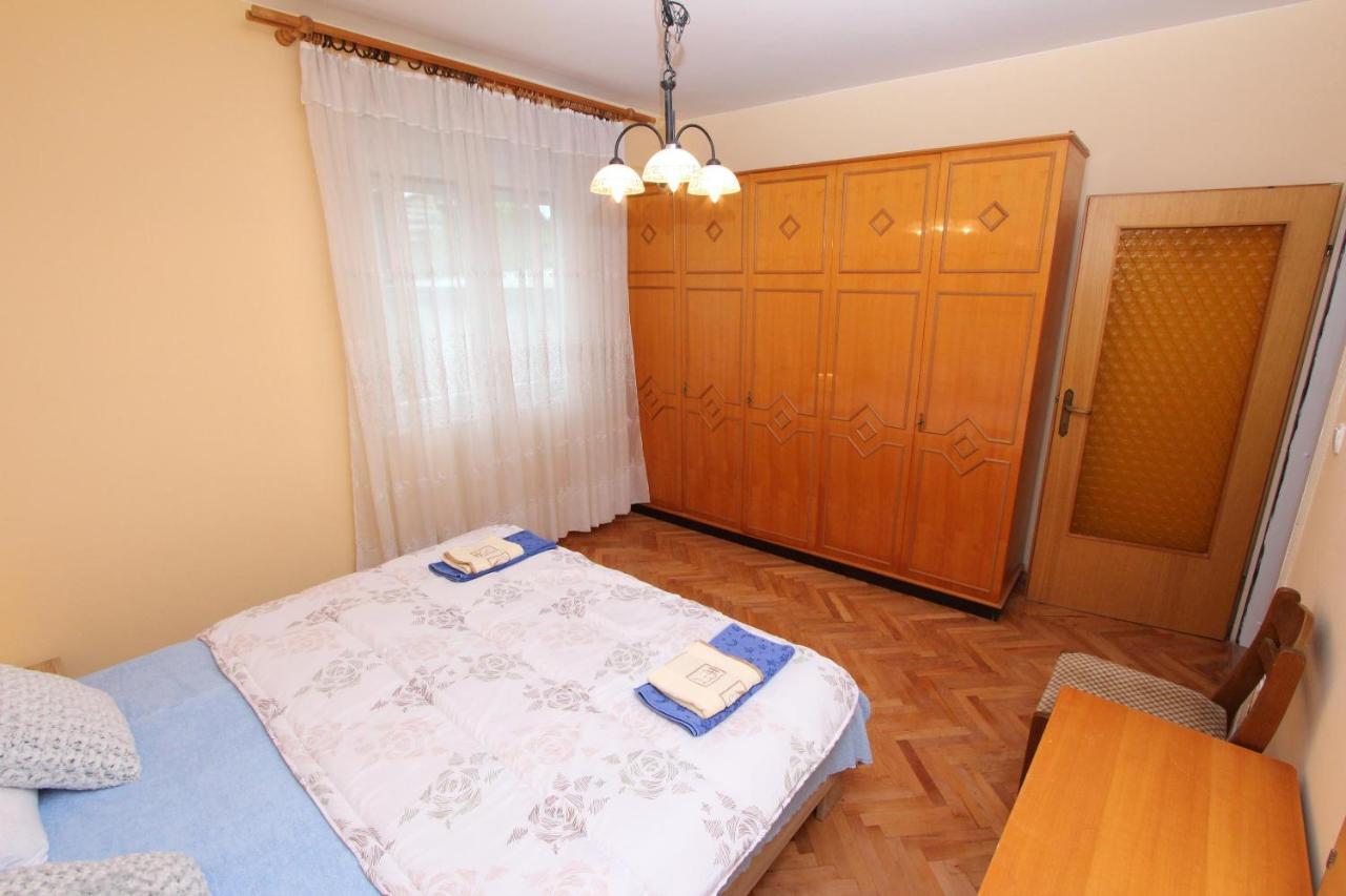 Apartment Oto Pula Exterior photo