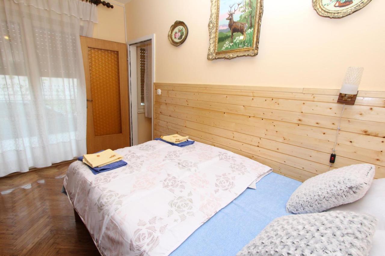 Apartment Oto Pula Exterior photo
