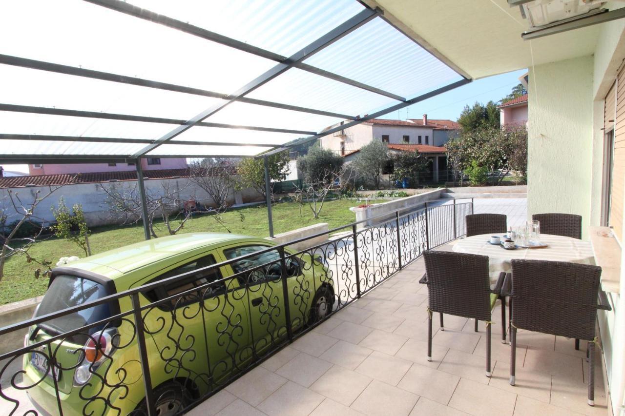 Apartment Oto Pula Exterior photo