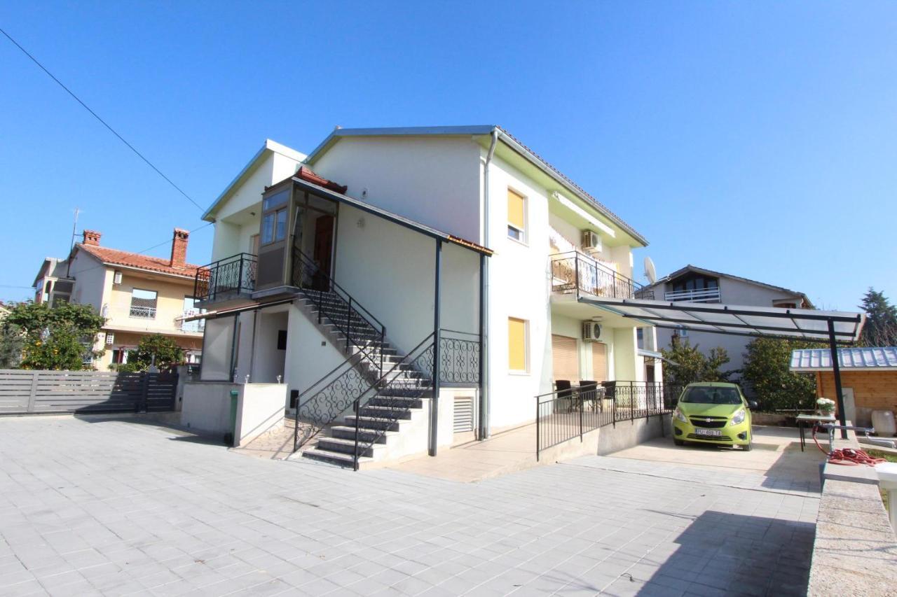 Apartment Oto Pula Exterior photo